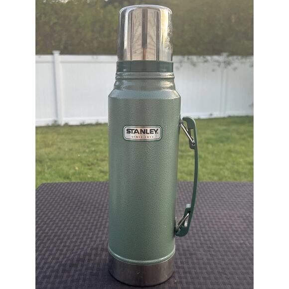 Stanley Classic Vacuum Bottle 2qt Hammertone Green Water Hot Cold Vintage - Picture 1 of 10